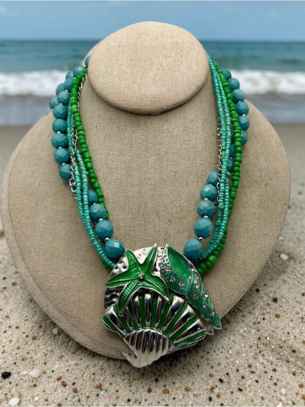Chunky Nautical Turquoise and Green Beaded Bib Necklace Shell Starfish Pendant